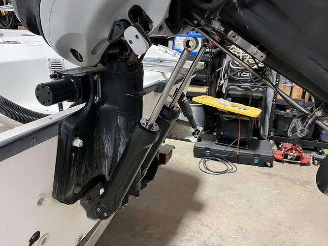 Verado Hydraulic Cylinder Install 4.jpg